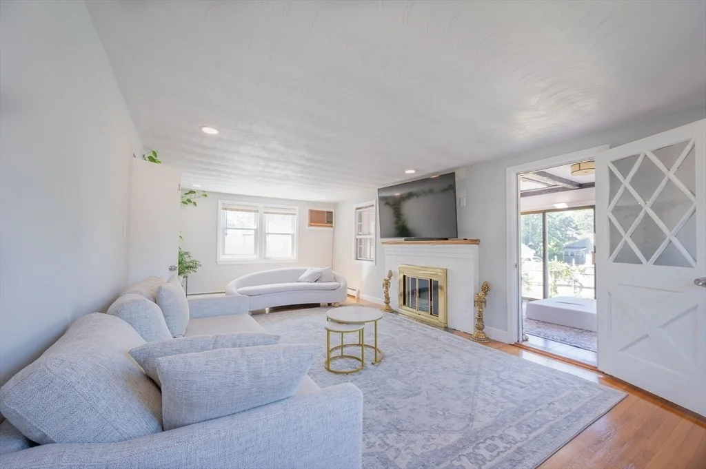 Photo of 37 Maple Ave