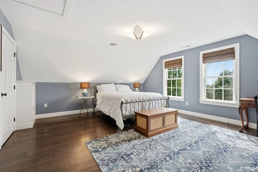 Photo of 281 Leverett Rd