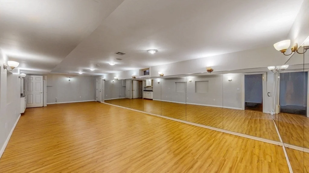 Photo of 455 Waban Ave