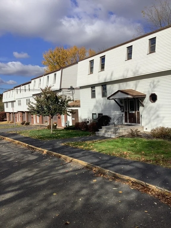 Photo of Unit 3 at 1 Atkinson Dr