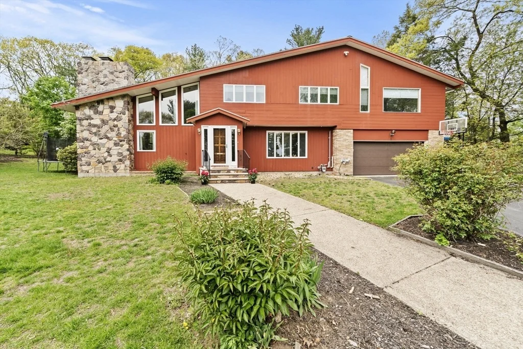 Photo of 1 Hemlock Dr