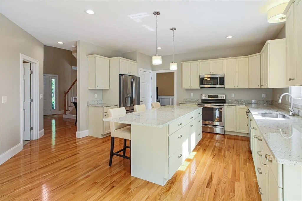 Photo of 102 Kennedy Cir