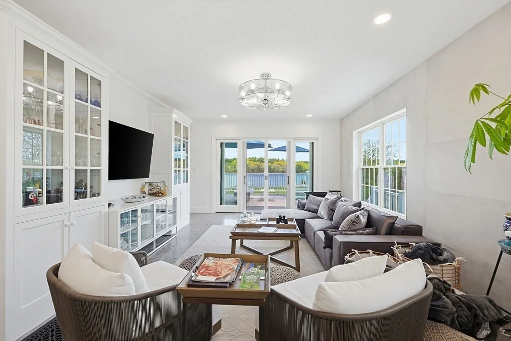 Photo of 922 Drift Rd