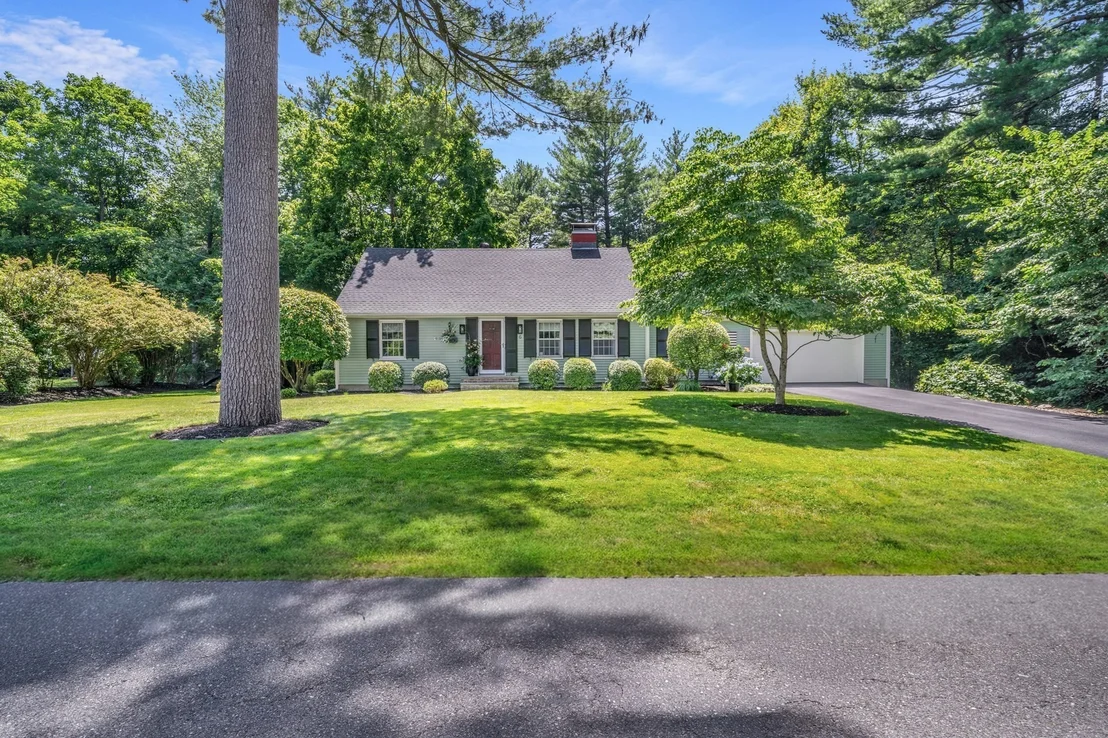 Photo of 6 W Parish Dr