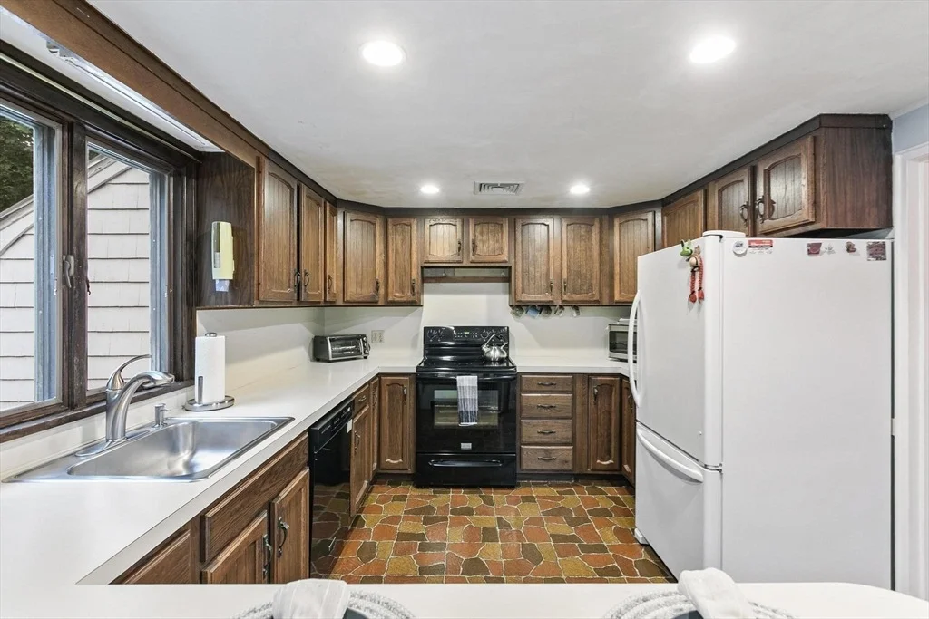 Photo of 79 Livermore Rd