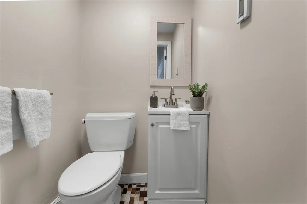Photo of 7 Dean Cir