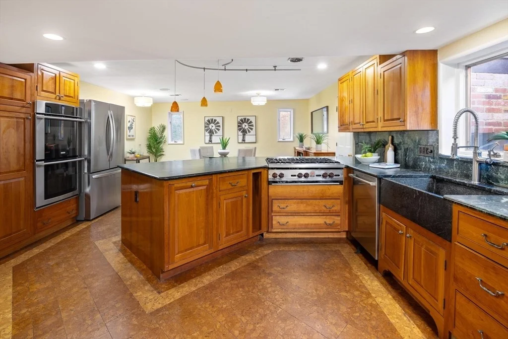 Photo of 205 Waban Ave