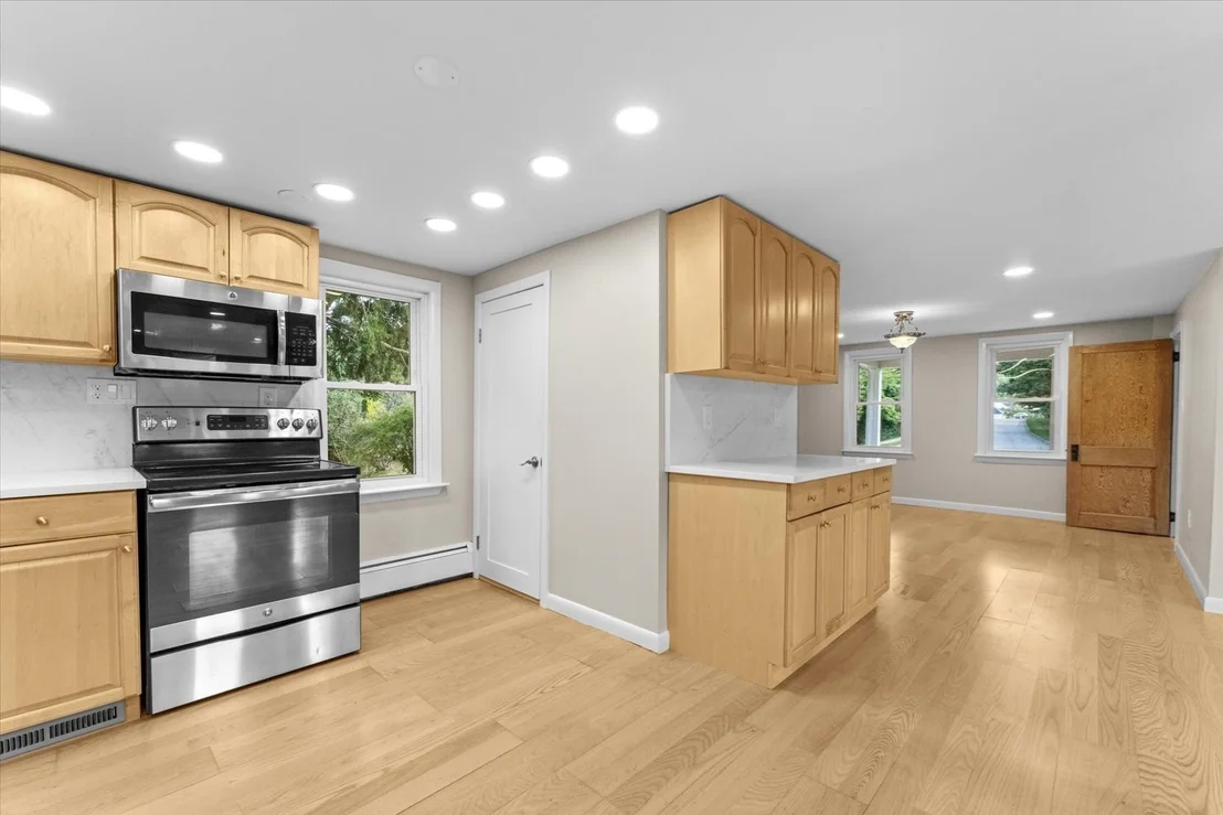 Photo of 82 Boston Rd