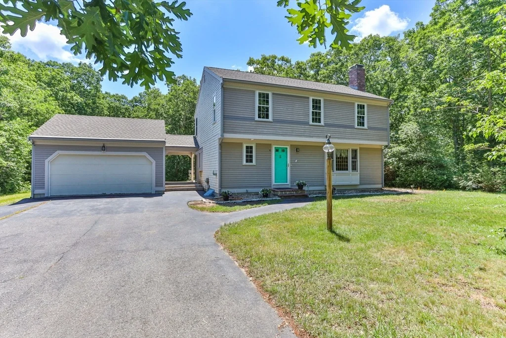 Photo of 4 Carver Dr