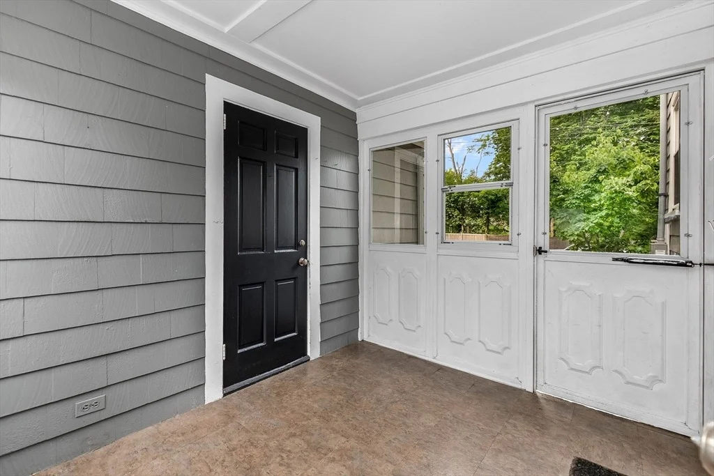 Photo of 862 Pleasant Street