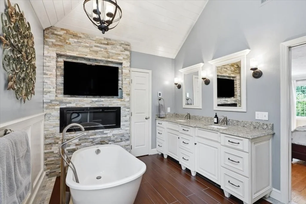 Photo of 2 Blackthorne Lane