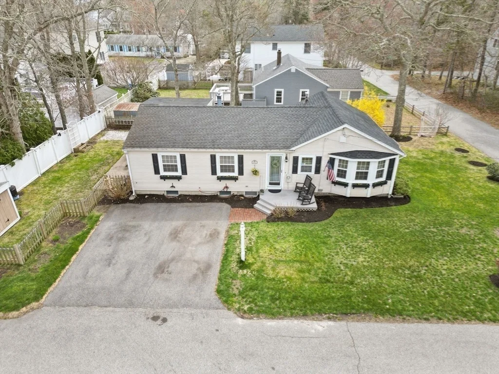 Photo of 25 Clover Ln