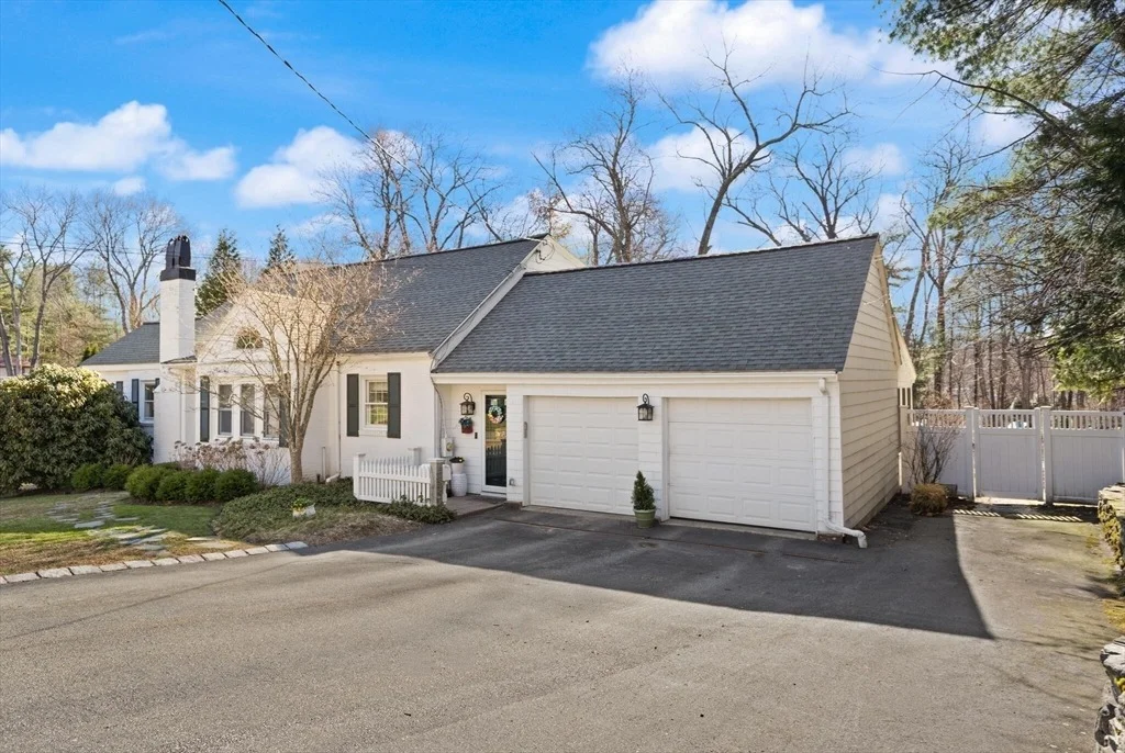 Photo of 55 Mayfair Dr