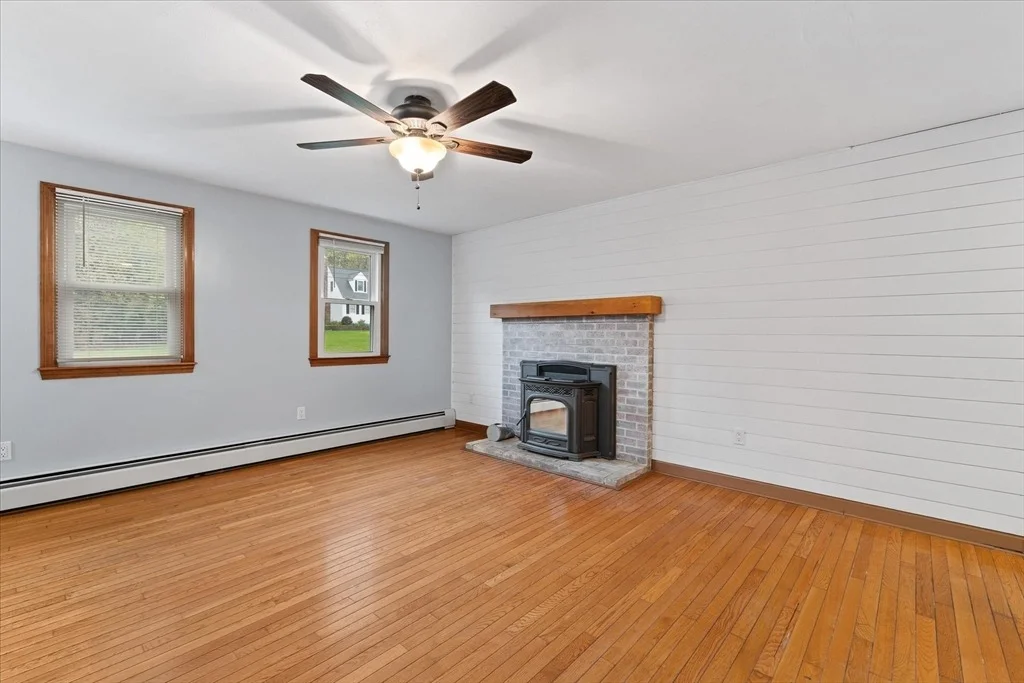 Photo of 106 Converse Dr