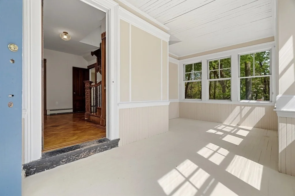 Photo of 10 Oak Bluff St