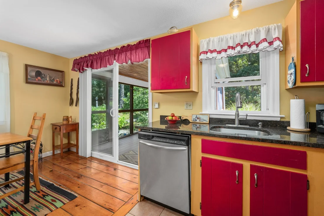 Photo of 937 Harwich Rd