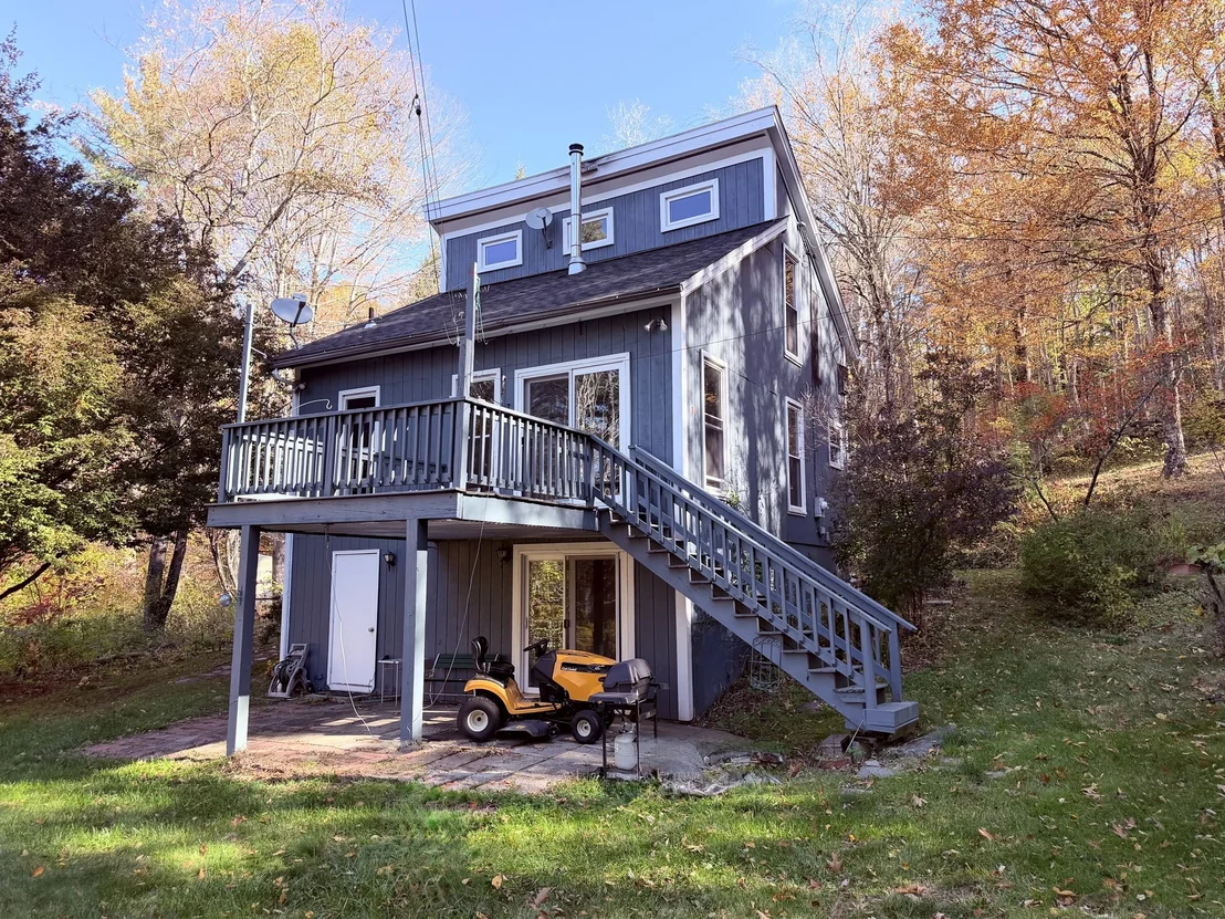 Photo of 232 River Rd
