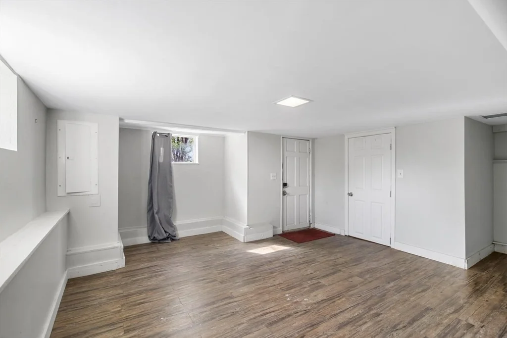 Photo of 8 1/2 Myrtle Square