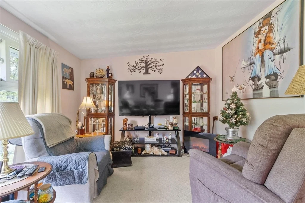 Photo of 40 Ruthellen Road