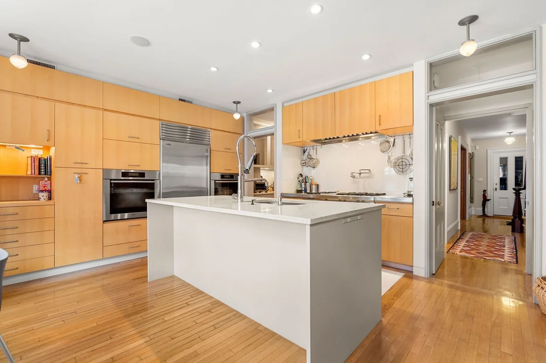 Photo of 41 Concord Sq
