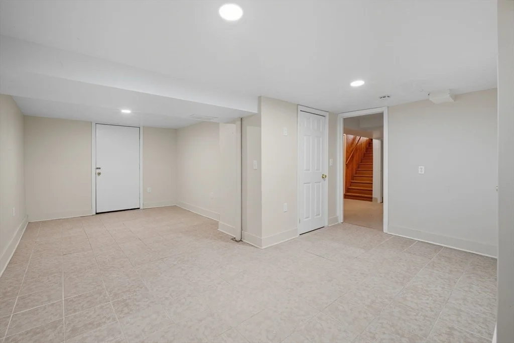 Photo of 35 Juniper Dr