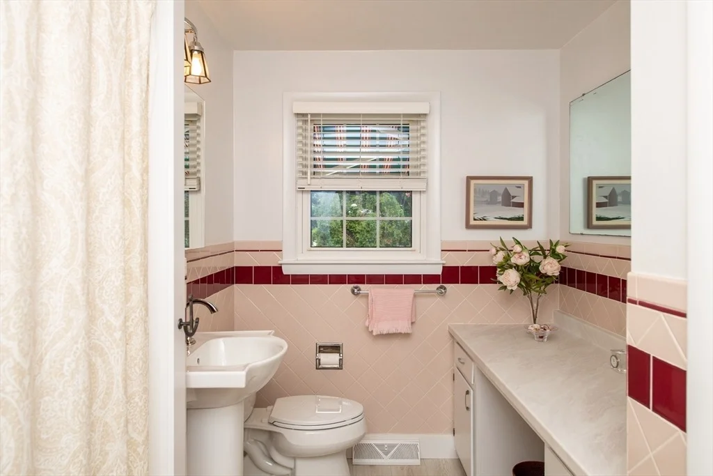 Photo of 12 Brook Dr