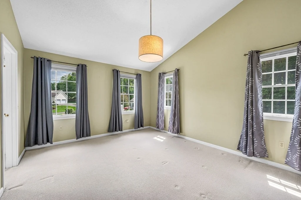 Photo of 19 Overlook Dr