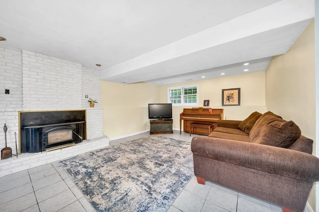 Photo of 1 Howe St