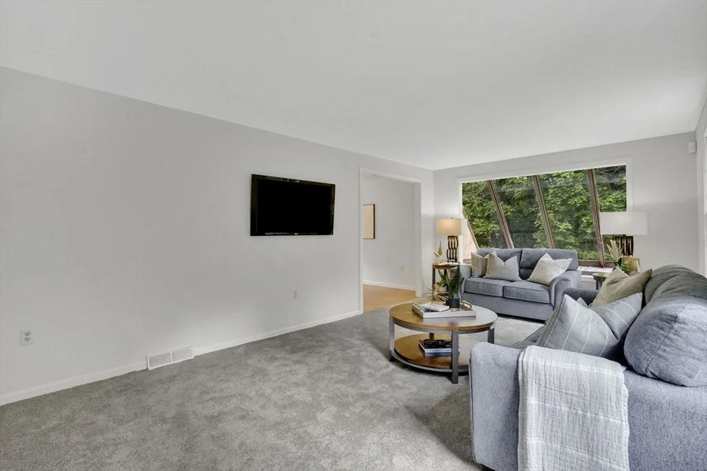 Photo of 4 Highmoor Dr