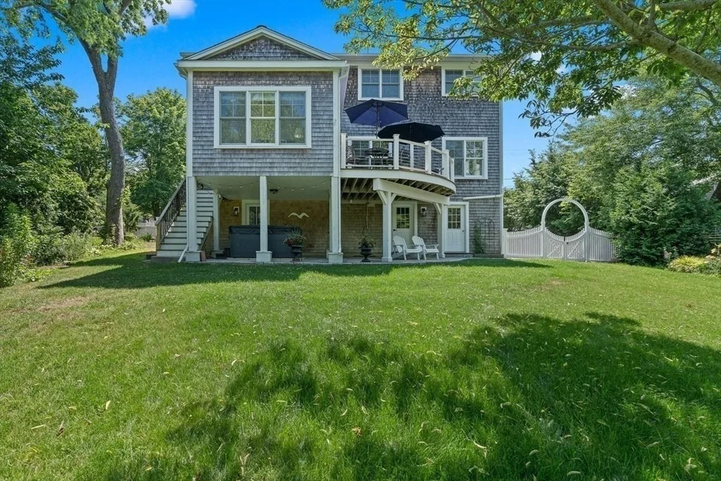 Photo of 128 Gilson