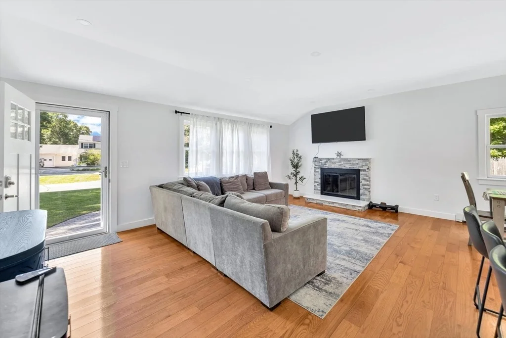 Photo of 25 Nancy Ln