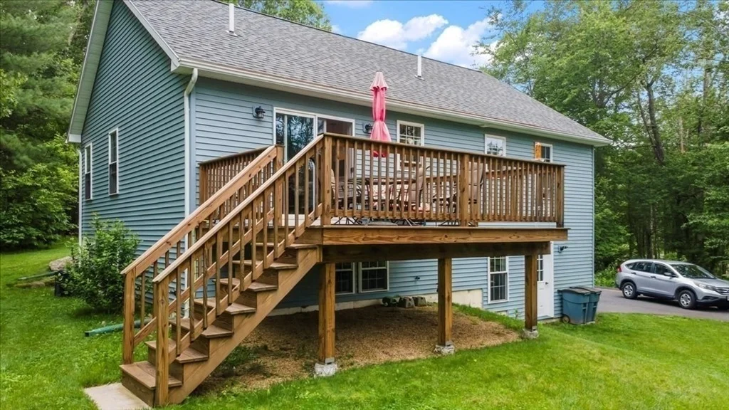 Photo of 1085 Southbridge Rd