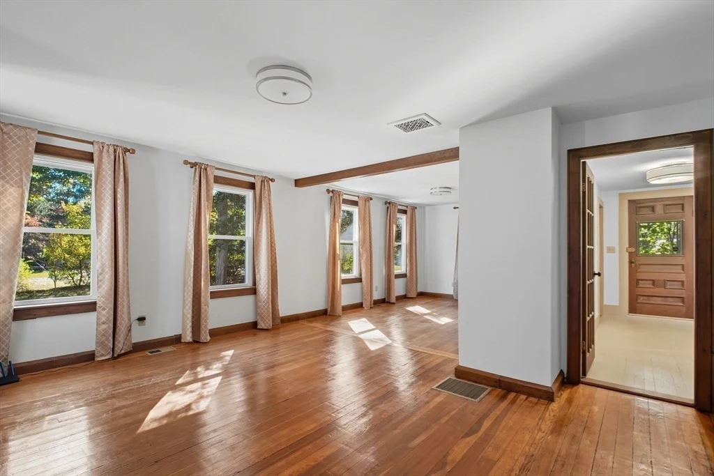 Photo of 259 Long Plain Rd