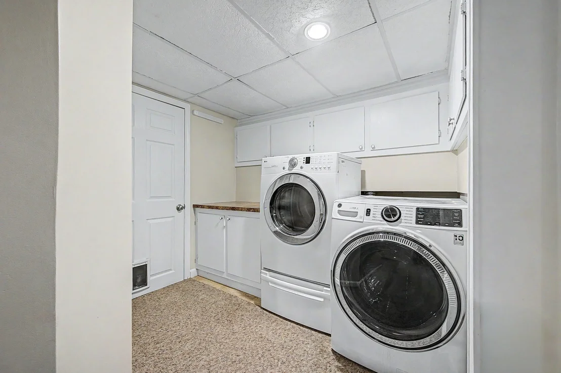 Photo of 592 Pond St