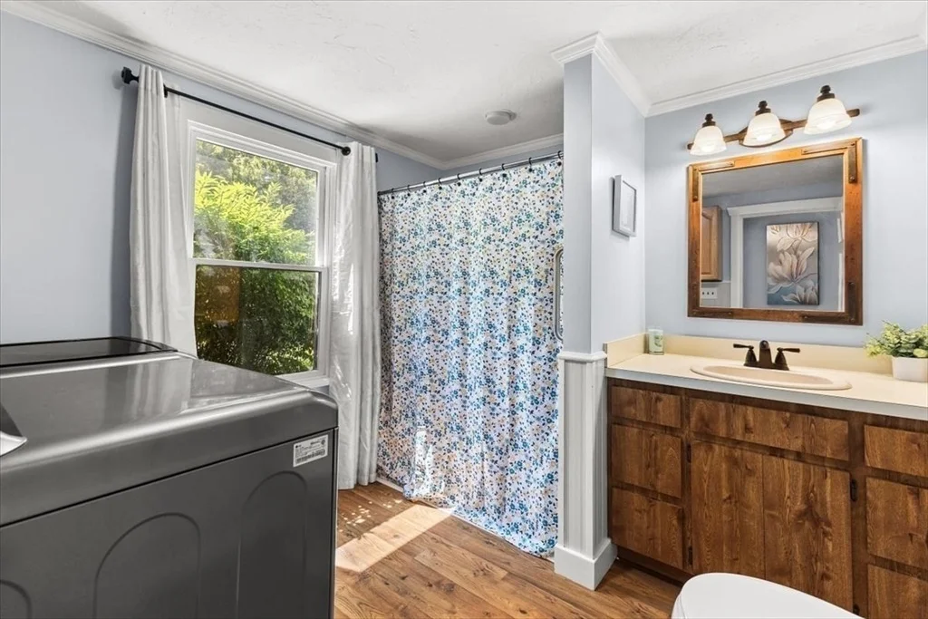 Photo of 64 Richards Ave