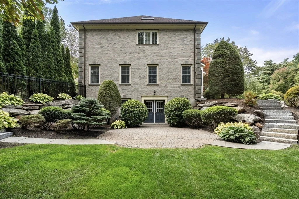 Photo of 253 Cranbrook Dr