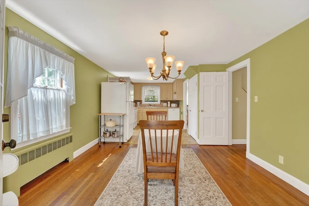 Photo of 490 Webster St