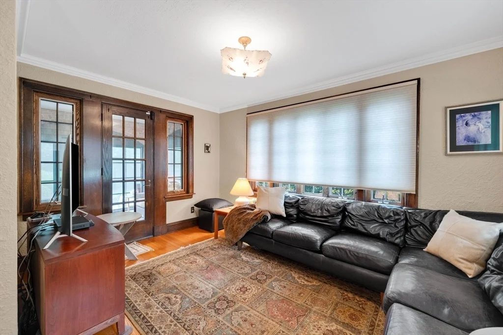 Photo of 44 Meadowbrook Rd