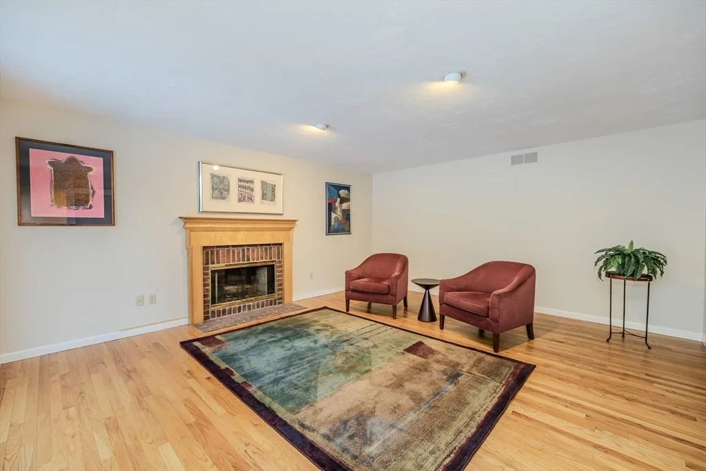 Photo of 481 Old Farm Rd