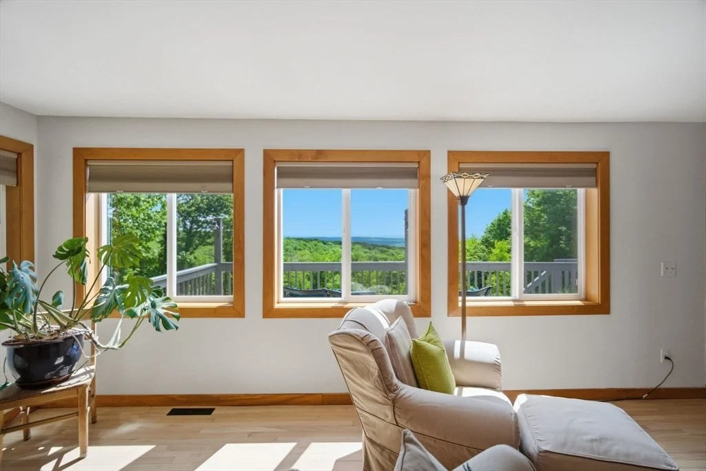 Photo of 48 Birch Bluff Rd