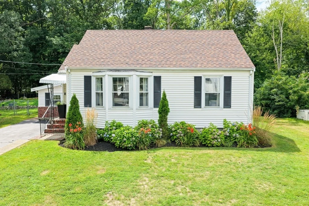 Photo of 40 Oneida Ave
