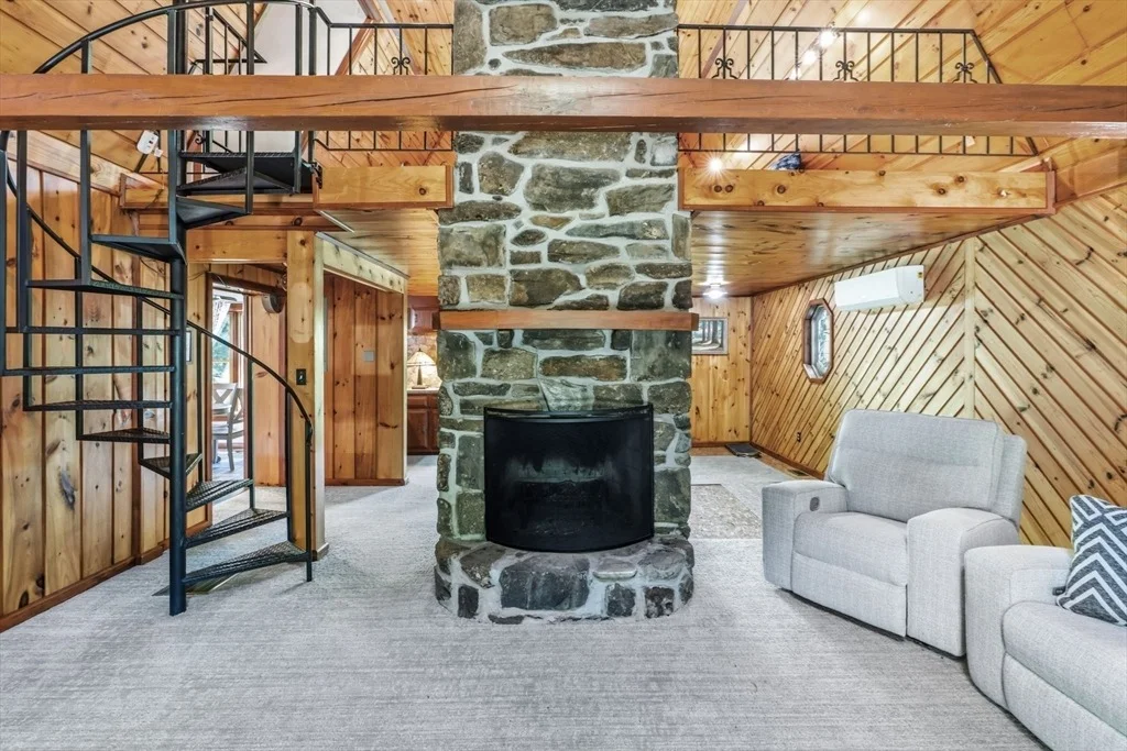 Photo of 345 Harvey Rd