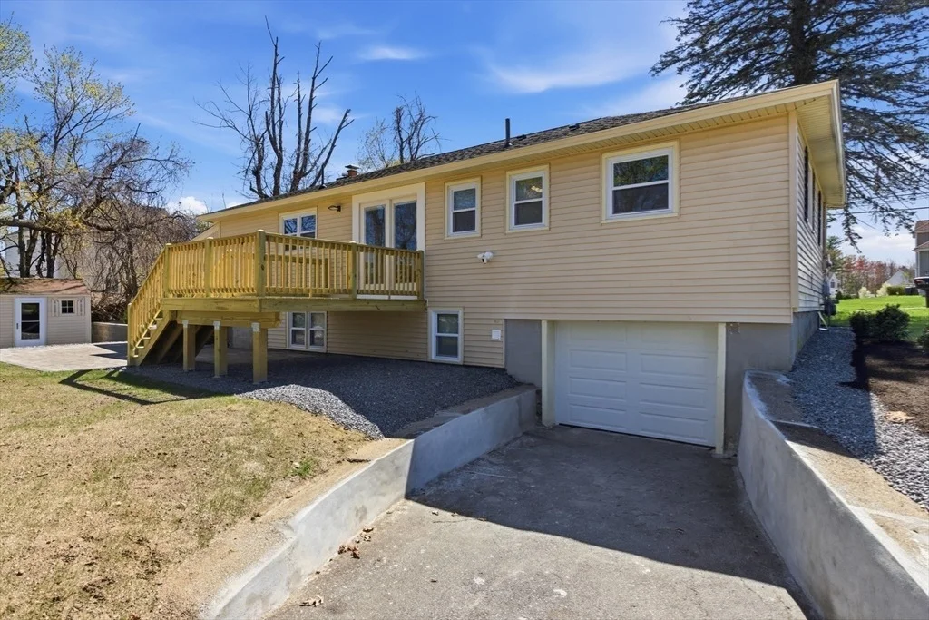 Photo of 671 Nashua Rd