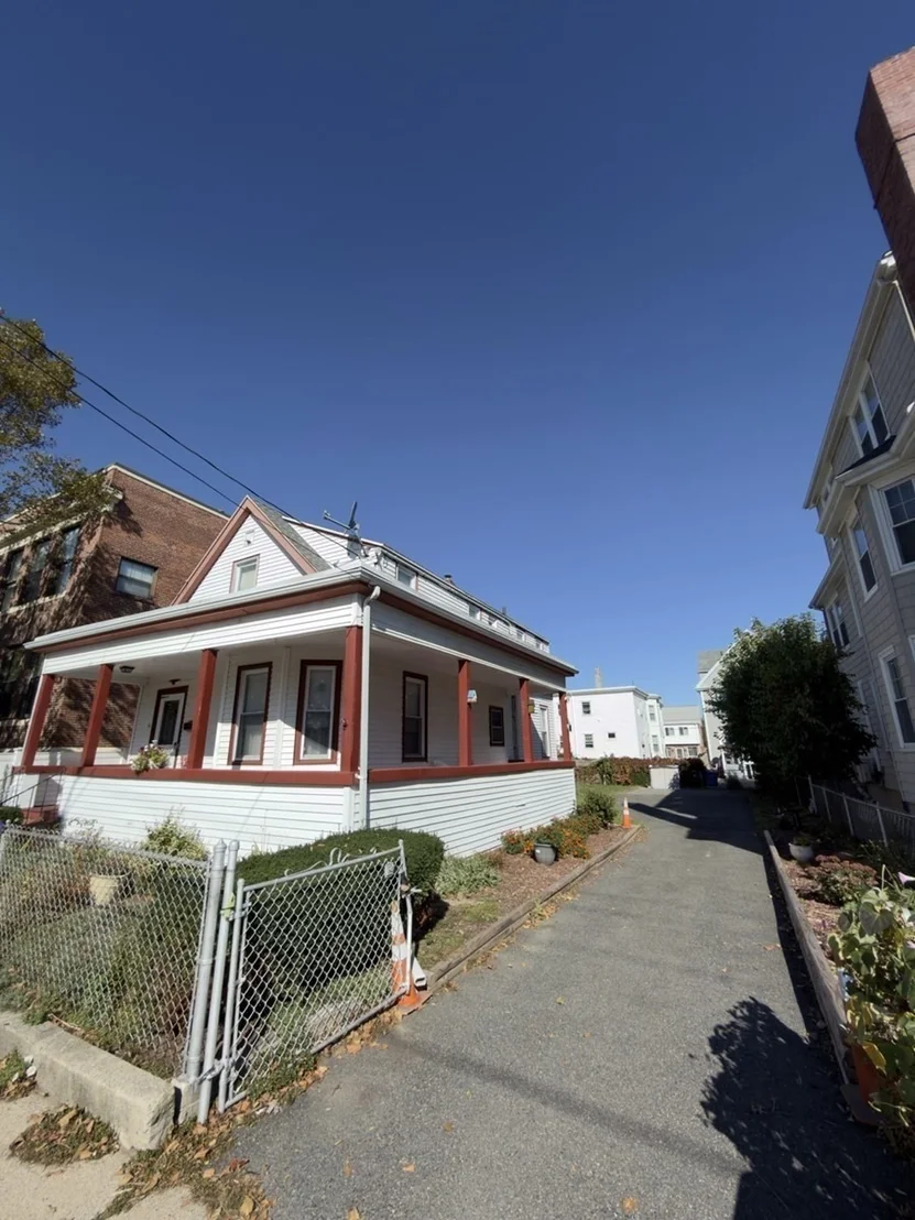 Photo of 14 Irwin St