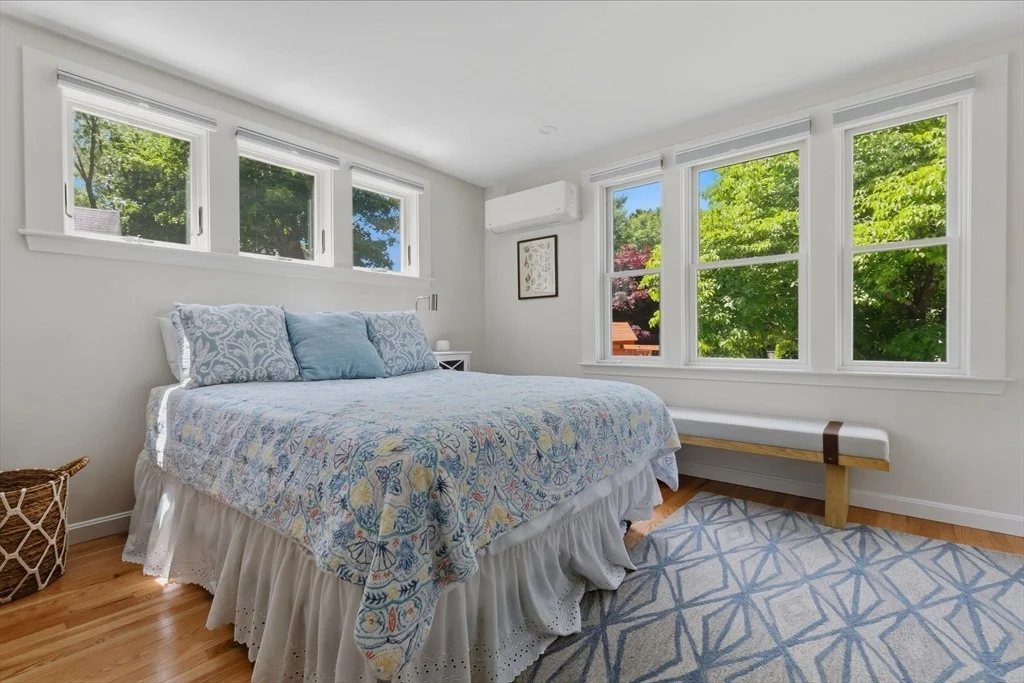 Photo of 4 Everett Dr