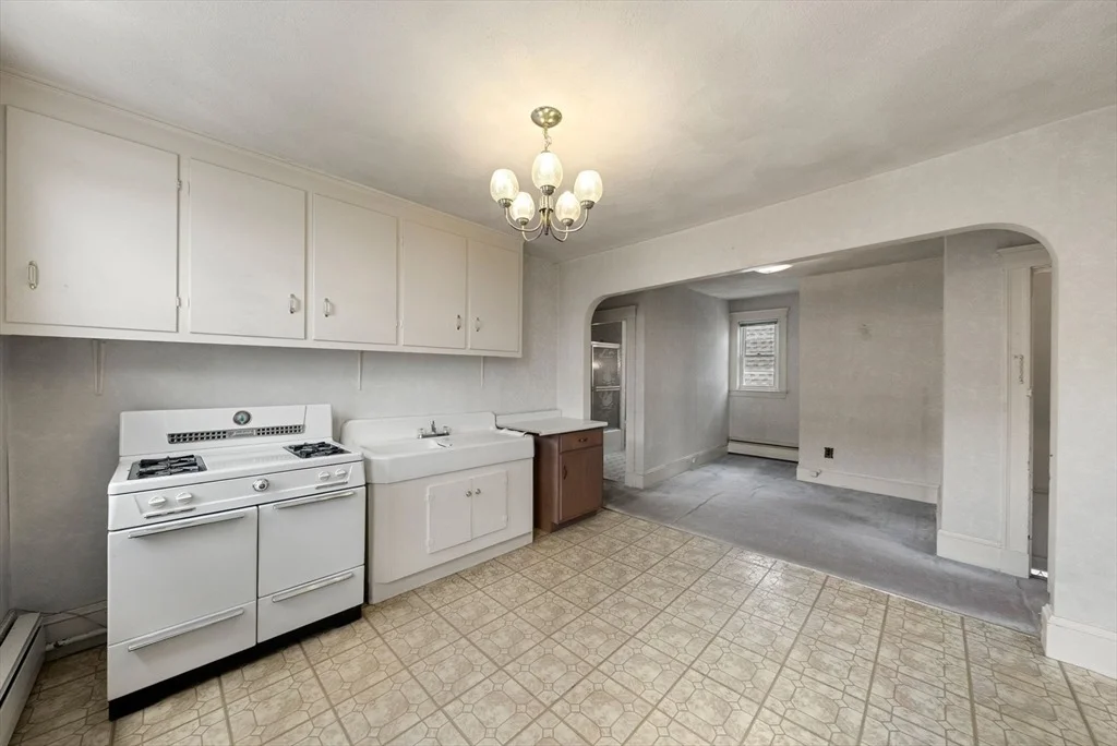 Photo of 562 Broadway