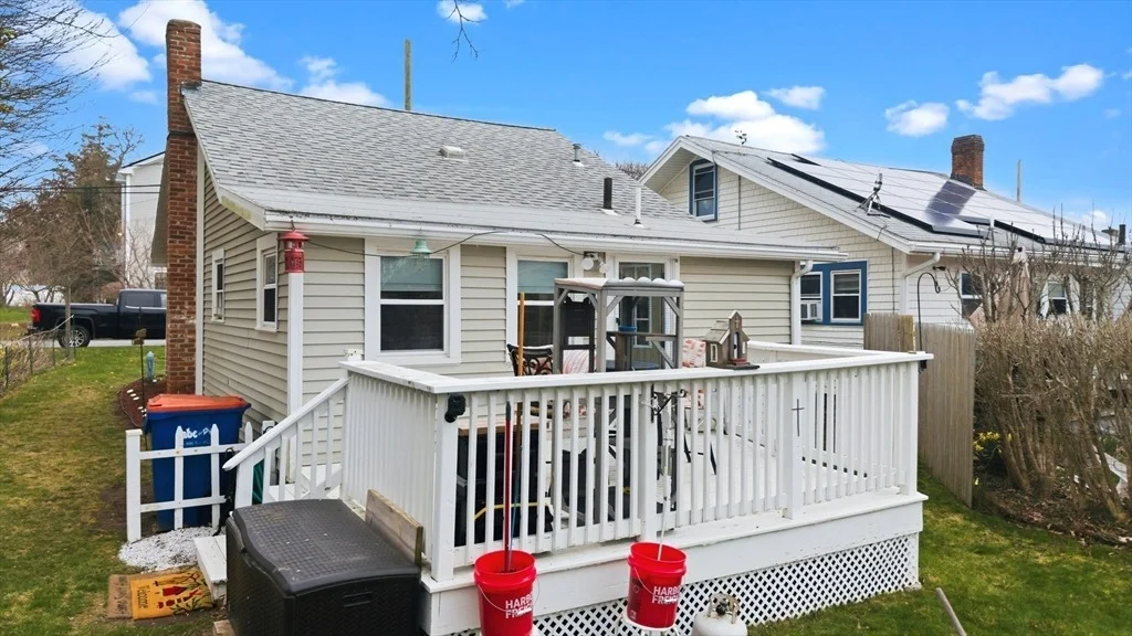 Photo of 52 Point St