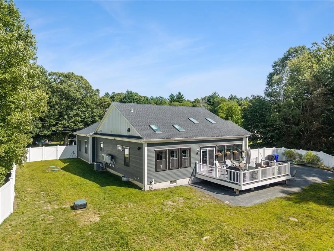 Photo of 252 Scadding St