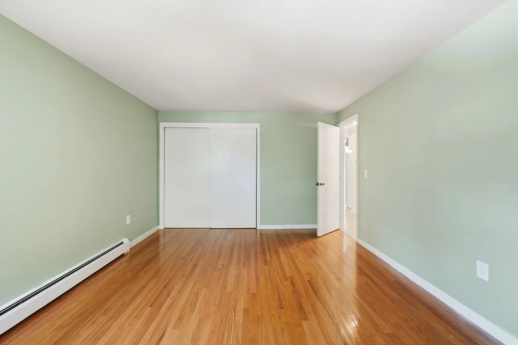 Photo of 46 Pinecroft Ave