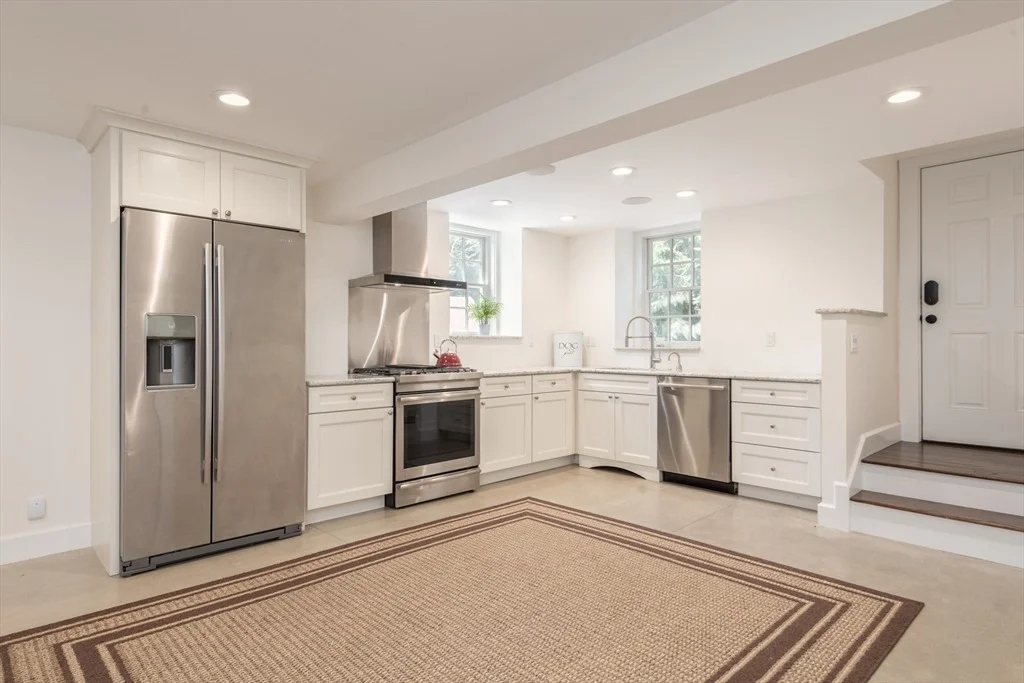 Photo of 355 Buckminster Road